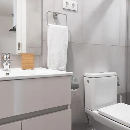 Vibe By Olala Homes דירה הוספיטלט דה יוברגאט
