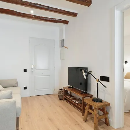 Vibe By Olala Homes דירה הוספיטלט דה יוברגאט